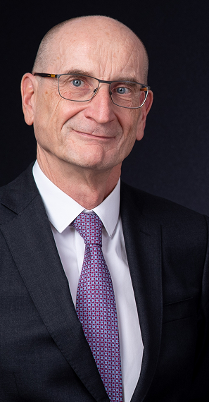 Portrait de Dominique Lambin, conseiller fiscal et stratégique en accompagnement d’entreprise.